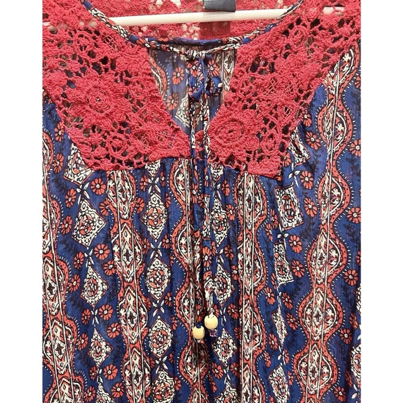 Lucky Brand Blouse Womens Medium‎ Blue Crochet Neck Detail Aztec Floral Top - Picture 2 of 4